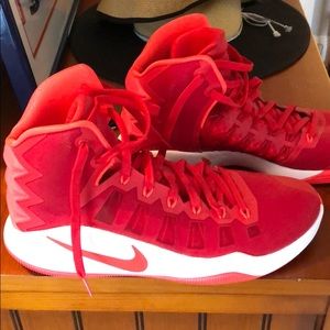 Men’s Nike Hyperdunks size 13 worn once